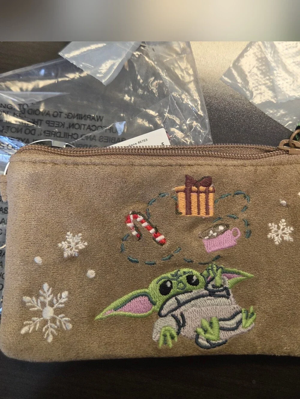Vera Bradley X Star Wars Brown Embroidered Zip ID Case. Holiday Grogu. NWT